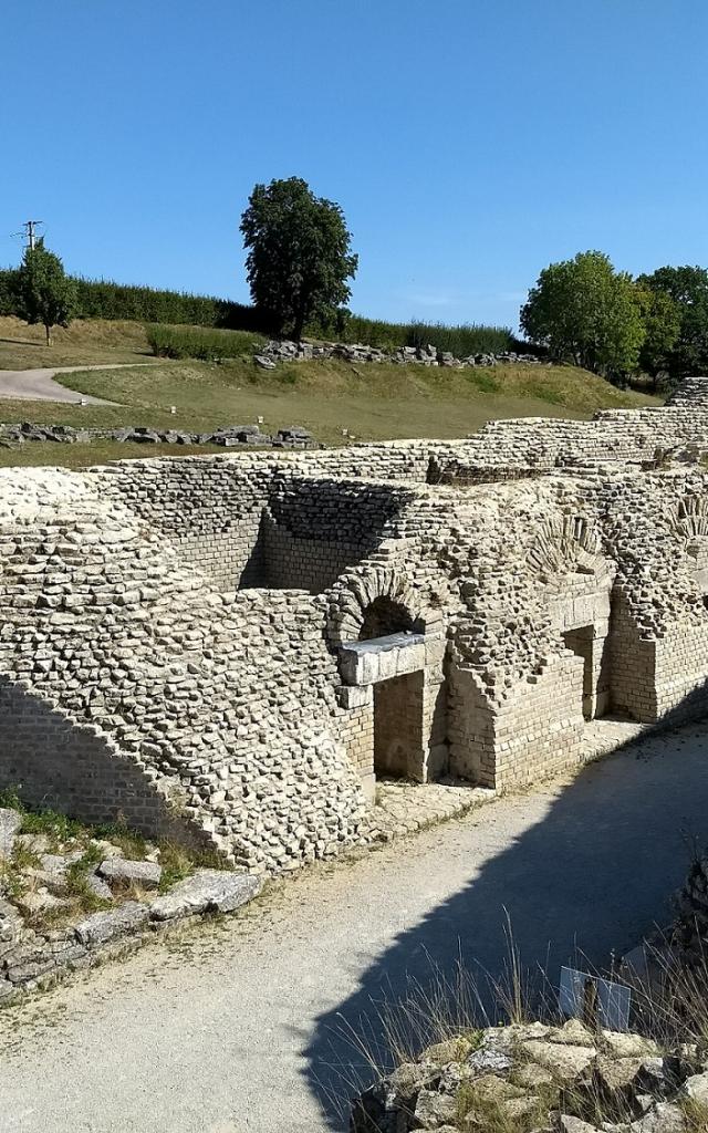 Amphithéâtre De Grand - Salles