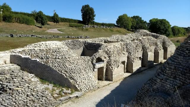 Amphithéâtre De Grand - Salles