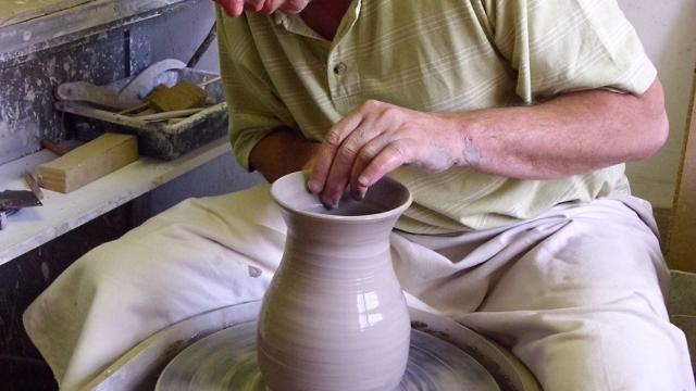 Travail du tourneur, Faïencerie le Saint Gervais