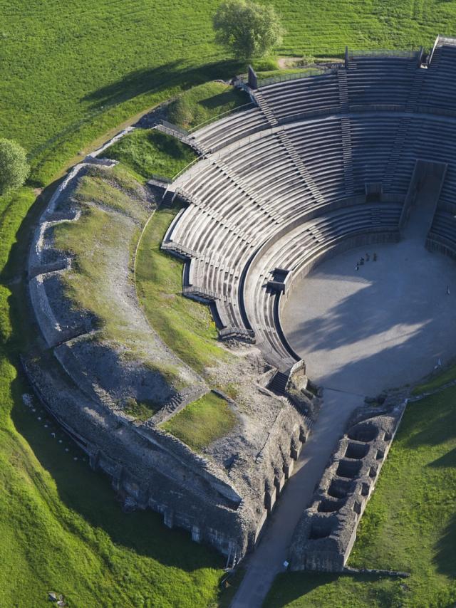 L'amphithéâtre De Grand