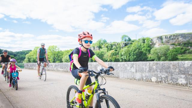 Balade en famille sur l'itinéraire Eurovelo19 