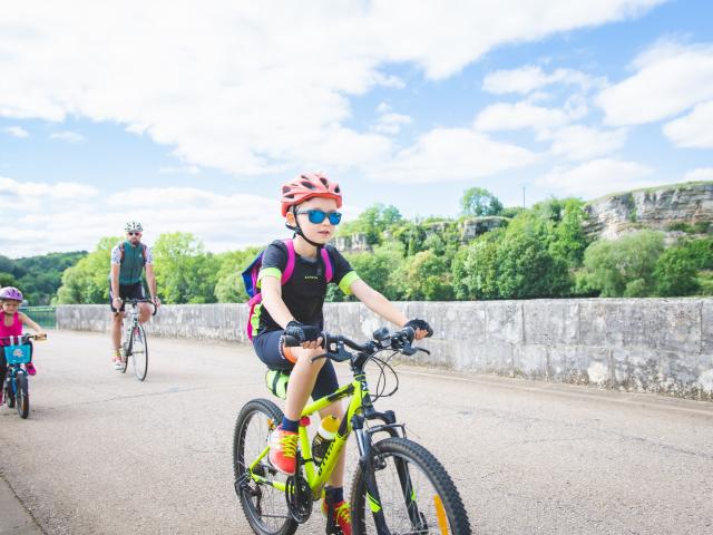 Balade en famille sur l'itinéraire Eurovelo19 