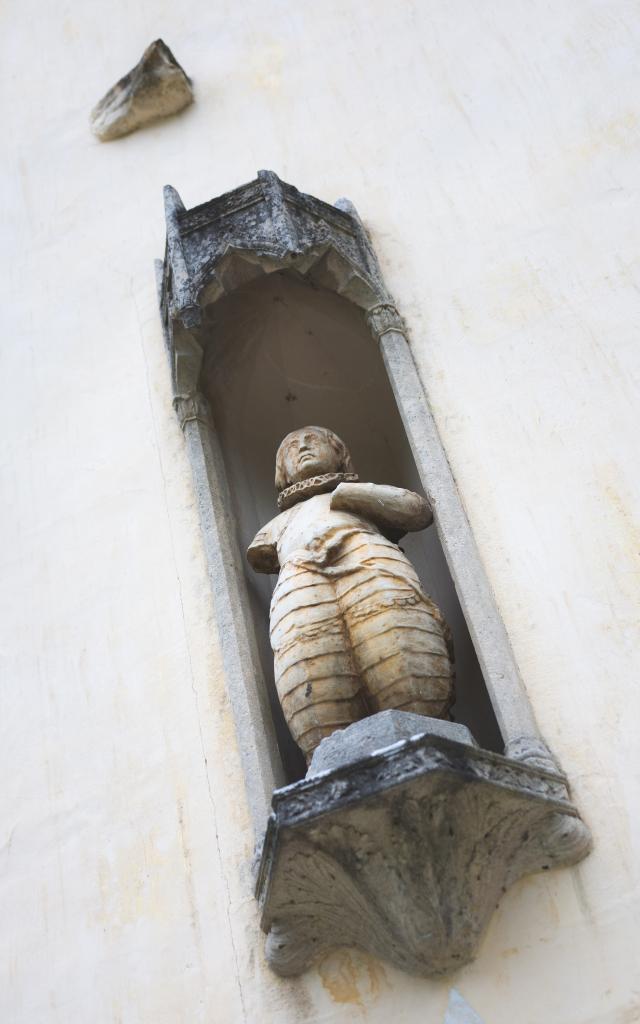 Statue de Jeanne d'Arc, Maison Natale