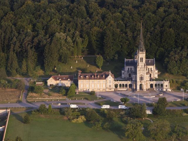 Vue Basilique Ste Jeanne D'arc 2 ©philippemassit